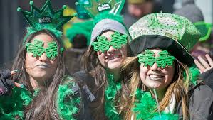 Today is st patrick's day and thousands of people in ireland are gearing up to celebrate. New York Streit Uber Teilnehmer An Parade Am St Patrick S Day Der Spiegel
