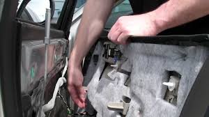 Aug 01, 2014 · and when you unlock it and open the door the horn will sound! What To Do When Your Chrysler 300 Power Door Locks Fail We R Mopar