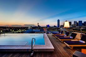 Hi guys these are the top ten restaurants and bars in dallas with an incredible view (in my opinion). Best Rooftop Bars In Dallas Texas For Drinking Outside Thrillist
