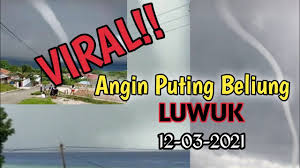 Yandex.translate is a mobile and web service that translates words, phrases, whole texts, and entire websites from chinese into english. Viral Mengerikan Angin Puting Beliung Di Luwuk Banggai Youtube