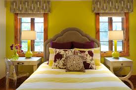 Many people like this bedroom style because it gives a classy look. Playfully Plum Bedroom Minimalistisch Schlafzimmer Nashville Von Beckwith Interiors