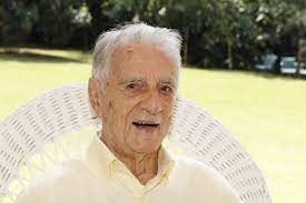 Orlando drummond atingiu seus longos 101 anos de vida neste domingo, 18, e por coincidência do destino, no mesmo dia foi ao ar a nova temporada da escolinha do professor raimundo. Prestes A Completar 101 Anos Orlando Drummond Festeja 100 Mil Seguidores No Instagram Revista Marie Claire Celebridades