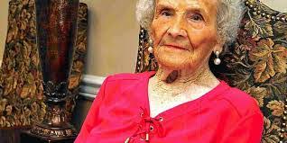 Inez Thompson's Instagram, Twitter & Facebook