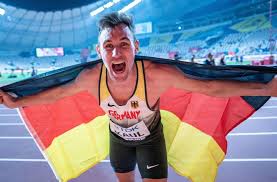 Aug 01, 2019 · niklas kaul at the 2018 european championships in berlin but as he prepares more deliberately for doha, there's a clear line of sight from those early days collecting medals as a junior athlete through to the senior global championships, and ultimately a glimpse of the type of decathlete kaul wants to become in the future. Niklas Kaul Kann Es Selbst Kaum Glauben Er Ist Weltmeister Im Zehnkampf Stuttgarter Zeitung