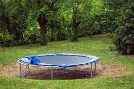Trampolines can be lowered into the ground with or without legs. Kunstrasen Fur Garten Kaufen Premium Kunstrasen De