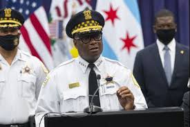 Chicago (ap) — a chicago police officer who shot an unarmed man in the back as he tried to escape capture by running up an escalator in a busy subway station has been charged with felony. 0v3fvxxrzplh8m