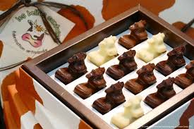 Les Belles Comtoises Des Petites Vaches Montbeliardes En Chocolat Une Specialite Franc Comtoise Franchecomte Chocolat Va Gourmandise Chocolat Sucreries