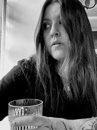 This August and September, we have had the honour to showcase Eva Alvor's  art. Eva is an artist who lives and works in Zaporizhzhia, Ukraine. She  creates works in acrylic painting techniques,