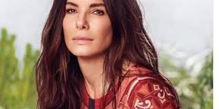Sandra Bullock pede salário igual para a seleção feminina de futebol dos EUA