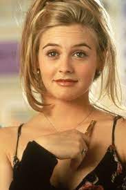 This Is What The Cast Of Clueless Looks Like Now Cher Clueless Clueless Hairstyles Alicia Silverstone