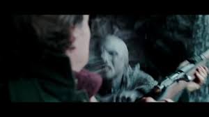 About cold skin in 1914, a young irishman named friend travels to a remote island in the south atlantic to work as a meteorologist as the previous one the only other inhabitant of the island is the caretaker of the lighthouse, gruner, who mets friend quite coldly. Cold Skin 2017 Imdb