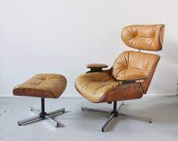 Very nice comfortable chair with great design. Mid Century Modern Eames Style Lounge Chair And Ottoman By Etsy Eames Style Lounge Chair Eames Lounge Chair Style Lounge