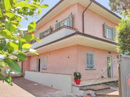 Case vacanze in marina pietrasanta sono tutte arredate self catering in marina pietrasanta, che permette di affittare a breve termine, le basi e tutti i nostri. Villa Bifamiliare In Affitto Marina Di Pietrasanta