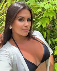 Débora (@deborajacob__) • Instagram photos and videos