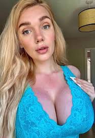 Lucy May Dawson - Free pics, galleries & more at Babepedia