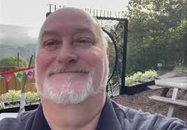 Richard Coombs opening up the show at The Heights of Abraham.