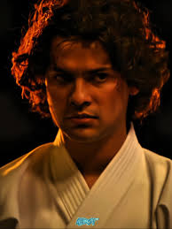 Quien Se Especula Que Es Serrano En Cobra Kai