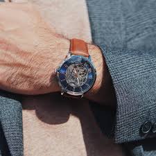 Decouvrez La Montre Automatique Pour Homme 322b164 Cuir Brun I Livraison Et Retour Offerts Pierre Lannier Cuir Brun Montre Homme Elegant