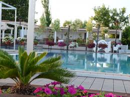Vox maris grand resort offers its guests 3 outdoor swimming pools, an outdoor tennis court, a fitness center, and a seasonal outdoor pool. Complex Vox Maris Grand Resort Costinesti Romania Oferta Litoral 2021 Ofertele Early Booking Si Inscrieri Timpurii Litoral Romania 2021 Plaja Ro