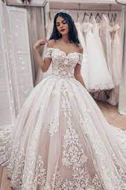 Diese designer und deren kollektionen findest du bei uns im store in berlin. Luxus Brautkleider Prinzessin Spitze Hochzeitskleider Online Kaufen Lace Ball Gowns Wedding Dresses Wedding Dress Trends