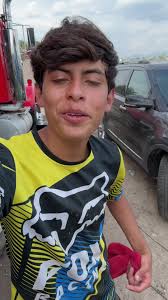 Humor y risa con Jesús bailando sobre el agua