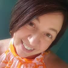 Shelly Bissonnette's Instagram, Twitter & Facebook