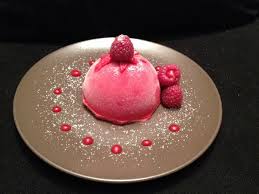 Dome Glace Au Fromage Blanc Et Coulis De Framboise La Recette Thermomix Cousine S Cake Delphine Hubert