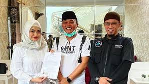 Hot nya goyangan nathalıe ratu amer. Nathalie Holscher Hapus Tato Sebelum Jadi Mualaf Didampingi Sule