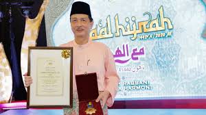 Syaikh ismail muhammad, 77, dinobatkan sebagai tokoh maal hijrah bagi peringkat kebangsaan 2020/1442 hijrah. Dr Noor Hisham Tokoh Maal Hijrah 1442h