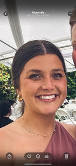 Kimberly Brownlee's Instagram, Twitter & Facebook