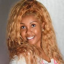 Lisa Banks's Instagram, Twitter & Facebook