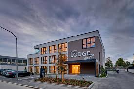 The term we associate with the morning, a.m., is an abbreviation of the latin phrase ante merīdiem meaning before midday. what does p.m. mean? Hotel Am See Regensburger Land 4 Sterne Hotel Neutraubling Restaurant Tagungshotel Regensburg