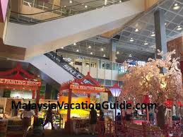 Damansara uptown now has a brand new 'eco and lifestyle' mall within its vicinity, with retail shops and restaurants aplenty. Ipc Shopping Centre Mutiara Damansara