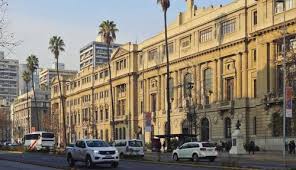 La ucen es una de la universidades privadas más antiguas de chile, está acreditada por 4 años y es parte del sistema de acceso a la educación superior. Chile Vorstoss Im Streit Um Studiengebuhren Forschung Lehre