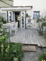 Wenn Die Terrasse Einfach Nicht Ergrauen Will Dann Muss Man Eben Nachhelfen Die Dielenbretter Liegen Nun Fast Zwei Ja Schone Terrasse Bauerngarten Garten