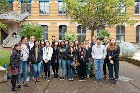 Découvrez les modalités d'inscription, le contenu des cours, les matières enseignées et les débouchés. French Summer School Universite Jean Moulin Lyon 3