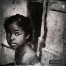 Jewelry designer in Havana. #tintypestyle #wanderlust #explorewithme  #tourguide #worldtravel #photocoteries #havanacuba