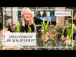 Schließlich bietet es sich in der dunklen jahreszeit perfekt an, das eigene zuhause mit einer gemütlichen beleuchtung zu bereichern. Advent Black Gold Nordstil Imke Riedebusch Youtube Weihnachten Dekoration Advent Deko Weihnachten