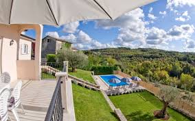 Villa Tatjana Ist Ein Preiswertes Familienfreundliches Ferienhaus Mit Pool In Vizinada Istrien Kr Ferienhaus Kroatien Istrien Ferienhaus Ferienhaus Mit Pool