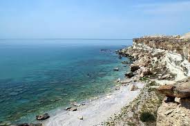Почему каспийское море не переполняется водой