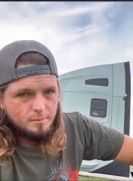 Jesse Combs's Instagram, Twitter & Facebook