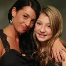 Ana Kincart: Nurse killed in Boone County crash after she stopped to help a  stranger