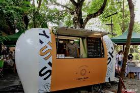 Natürlich könnt ihr auch bequem mit dem taxi oder mit einem grab fahren. How Shy Hin Bus Depot Hut Truck Penang The Yum List