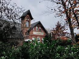 Haus constanze is een vrijstaand, rustiek vakantiehuis met uitzicht op de bergen. Kommentar Unfassbare Taten In Haus Constanze In Wesel