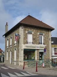 One Of The Best Small Champagne Houses In Epernay Denis Frezier I Want To Go To There Champagne Region Champagne Region France Champagne