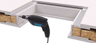 The soffit located above, as well as installations such as light fittings, loudspeakers, anemostats, etc. Knauf Tu Revisionsklappen F90