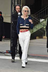 But the shorter cut didn't stop. More Pics Of Cara Delevingne Bob 3 Of 12 Short Hairstyles Lookbook Stylebistro