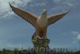 Burung helang kembara hitam (milvus migrans) foto, gambar. Pengusaha Pelancongan Di Langkawi Sentiasa Pastikan Sop Dipatuhi Astro Awani