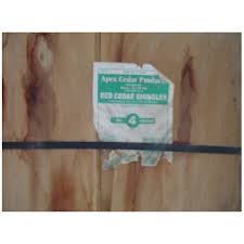 Cedar shingles are prized for their natural durability, light weight and beautiful appearance and can be used for both the pitched roofs and vertical walls of domestic and commercial properties. Perfection Western Red Cedar Shingles 18 Sc4sh Rona