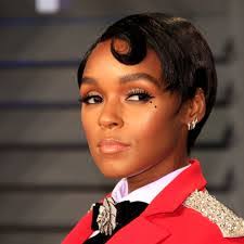 Monae Robinson's Instagram, Twitter & Facebook